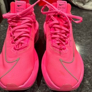 Nike, Size 8